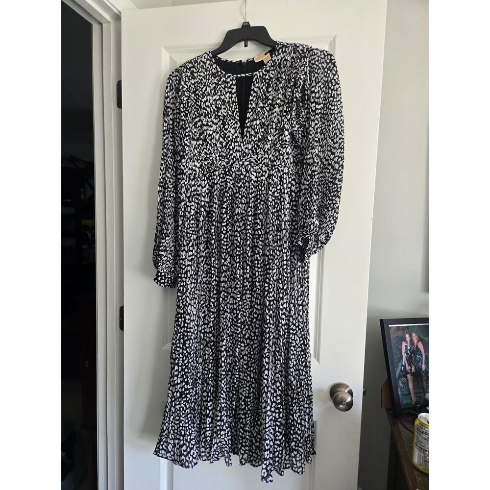 Michael Khors Women’s Black and White Printed Midi Dress size small